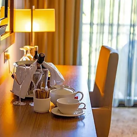 Отель Korineum Golf & 5*