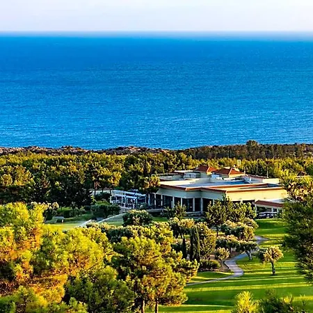 Отель Korineum Golf & 5*